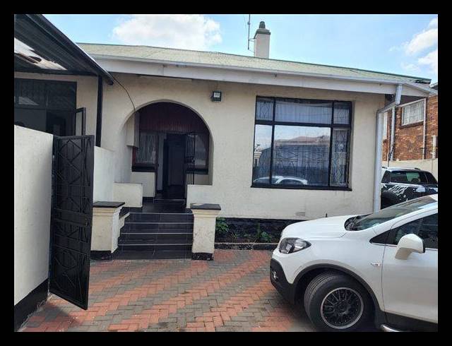 12 BEDROOM HOUSE FOR SALE IN BELLEVUE EAST